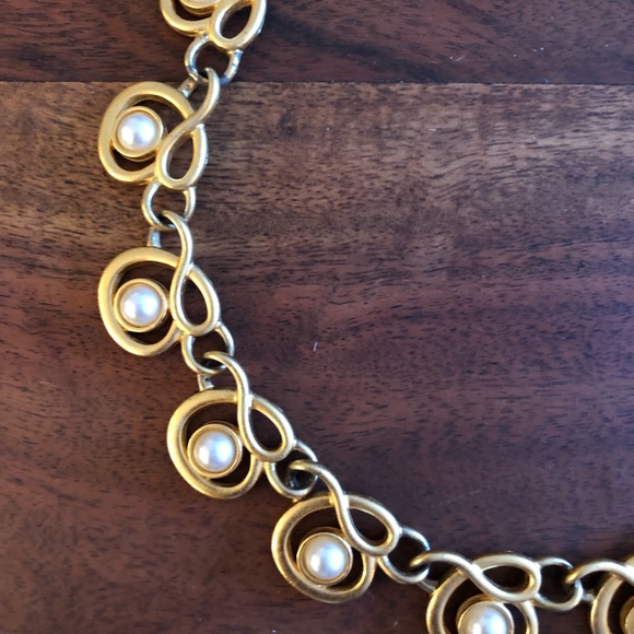Vintage gold & pearl swirl collar necklace - Picture 3 of 7